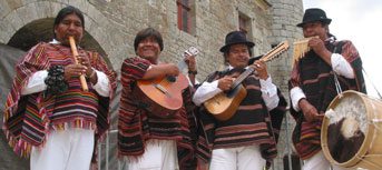 Instrumentos tradicionales ecuatorianos en concierto