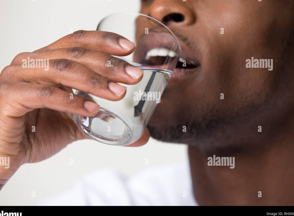 El impacto de beber un vaso de agua en tu salud: ¿Cuánto tiempo tarda?